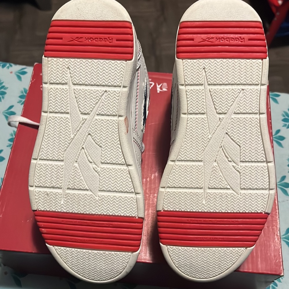 Kids Reebok Sneakers - Picture 6 of 6